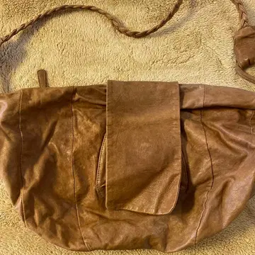 Ampersand 가죽 숄더백