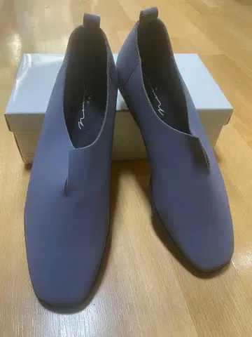 newmo 그레이 슬립온