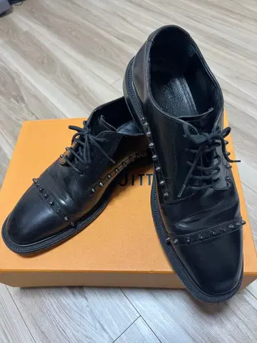 지미추 스터드 장식 레이스업 슈즈 블랙