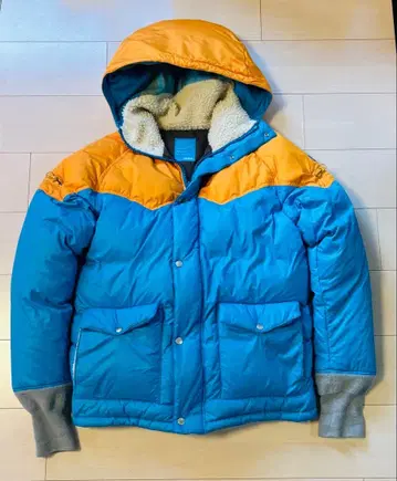 GRAVIS 후드 부착 다운 자켓