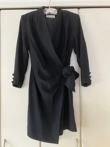 블랙 랩 드레스 긴팔 리본 포함