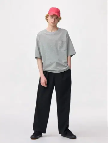 새상품급 25년 모델 지유 GU 배럴 레그 슬랙스 블랙 XL