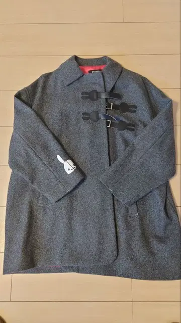 cune DDDC 멜톤 가죽 스트랩 하프 코트