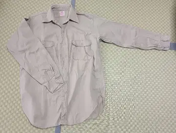 헤라클레스 빨간색 택 밴드 포함 베이지 긴팔 셔츠 2포켓