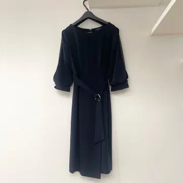 JUSGLITTY 네이비 원피스