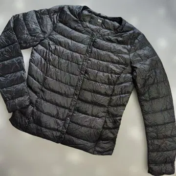 유니클로 울트라 라이트 다운 컴팩트 자켓 S 블랙