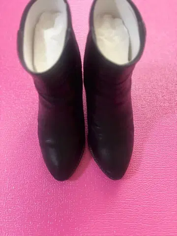 momon. 숏부츠 size 23.5