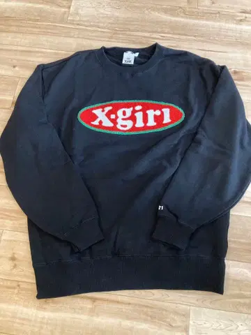 x-girl 블랙 로고 자수 맨투맨 엑스걸