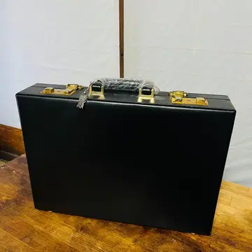 [ 미사용 ] 아타셰 케이스 블랙 금 열쇠 포함