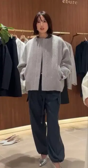 ebure 알파카 샤기 노카라 숏코트 사이즈 36