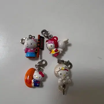 지역 한정 헬로키티 스트랩 묶음 판매