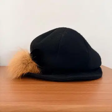 CA4LA 퍼 달린 블랙 베레모