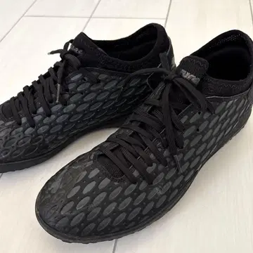 새상품급 푸마 축구 풋살 신발 실내용 28.0cm