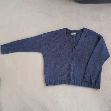 니트 V넥 가디건 파랑 11/14까지 판매