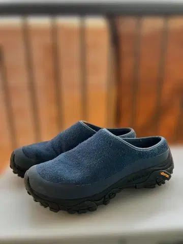 MERRELL MOAB 2 SLIDE x YOU MUST CREATE