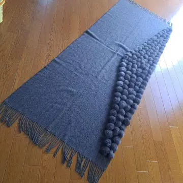 폼폼 포함 그레이 스톨