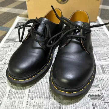 [ 새상품급 ] Dr. Martens 3홀 uk5