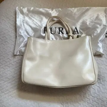 FURLA 화이트 가죽 핸드백