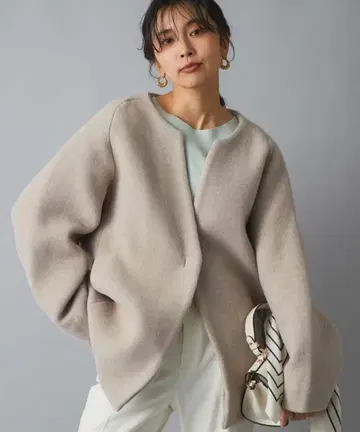 RIVE DROITE 슬릿 넥 미들 코트