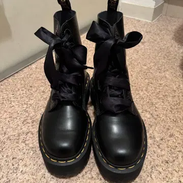 닥터마틴 부츠 더블 밑창 통굽 리본