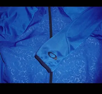 오클리 트랙 자켓 사이즈 M