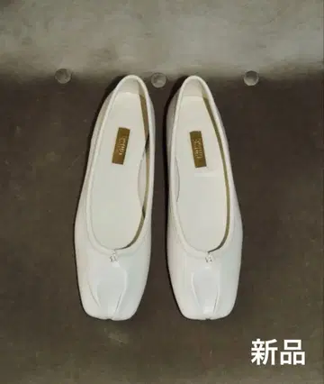 GRISE 레더 스퀘어 플리츠 플랫 23.5