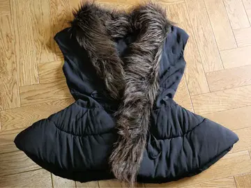 요지 야마모토 페이크 퍼 카라 부착 다운 베스트