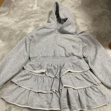 그레이 후드 부착 셋업 스커트