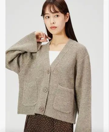 [미라 오웬 Mila Owen] 포켓 부착 짧은 기장 골지 니트 가디건