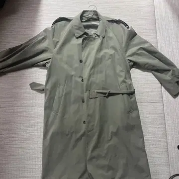 pierre cardin 트렌치코트 오른쪽 소매 버튼 파손 있음