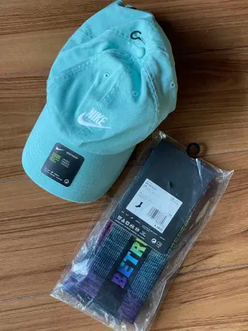 나이키 스카이블루 야구 모자와 삭스 세트