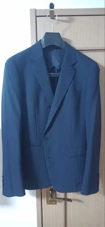 네이비 스트라이프 비즈니스 정장 슬림 싱글 수트