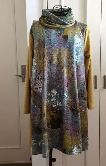 그린 옐로우 컬러 멀티 컬러 하이넥 긴팔 튜닉 핸드메이드