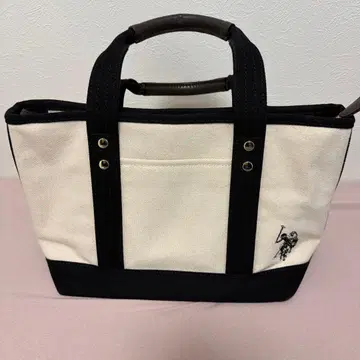 아이보리 블랙 토트백