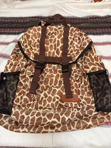 FAWKES 기린 패턴 백팩