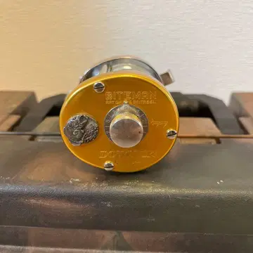 도락 BITEMAN 골드 더블 핸들 베이트릴