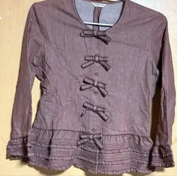 카네코 이사오 브라운 리본 포함 긴팔 블라우스