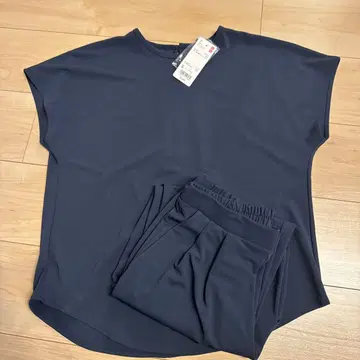 크레이프 저지 프렌치 슬리브 T 셋업