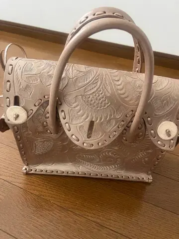 그레이스 콘티넨탈 카빙 백 하자품