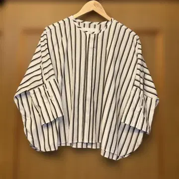 universal tissu 와이드 스트라이프 셔츠