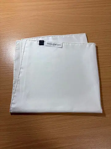 DRESS THE LIFE 화이트 포켓 치프