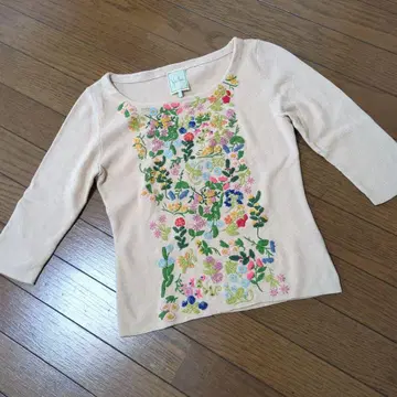 Shialla 꽃무늬 자수 칠부 소매 니트