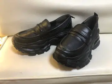 JEANASIS 절개 볼륨 로퍼