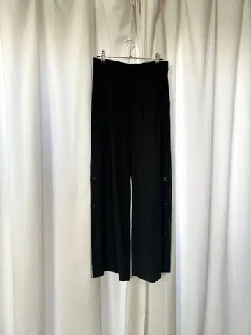 Sakayori. 사이드 버튼 black 팬츠