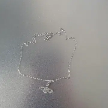 토성 참 실버 목걸이