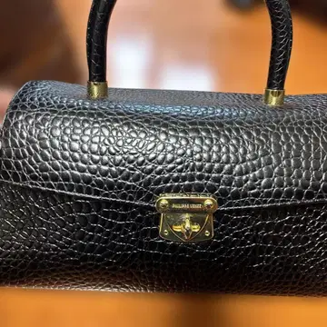 블랙 가죽 핸드백 골드 금장 장식