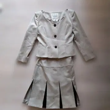 Private Label 베이지 정장 세트