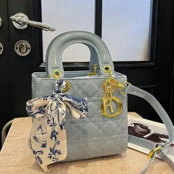 스카이블루 퀼팅 핸드백 스카프 포함