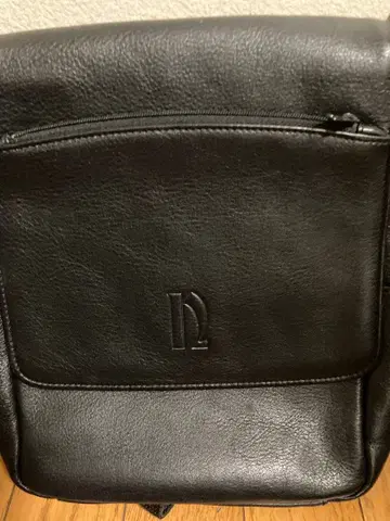 블랙 가죽 숄더백