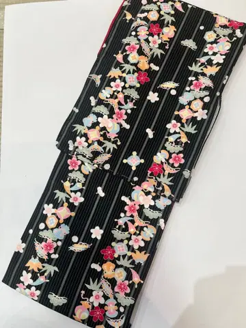 블랙 베이스 꽃무늬 보물 무늬 코몬 기모노 캐주얼 기모노